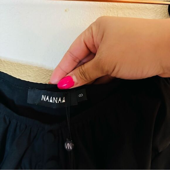 NWT ASOS Naanaa Black Puff Sleeve Crop Top UK8/US 4 - Picture 3 of 4